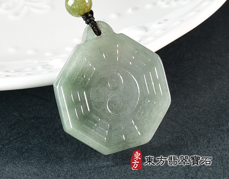 翡翠八卦項鍊玉珮(精工八卦太極,先天八卦:八卦牌A貨翡翠八卦玉珮、緬甸玉八卦玉墜)。八卦,ED473。訂做各種翡翠八卦吊墜玉珮項鍊。★附A貨翡翠雙證書 1.jpg