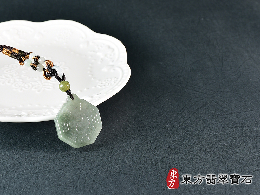 翡翠八卦項鍊玉珮(精工八卦太極,先天八卦:八卦牌A貨翡翠八卦玉珮、緬甸玉八卦玉墜)。八卦,ED473。訂做各種翡翠八卦吊墜玉珮項鍊。★附A貨翡翠雙證書 4.jpg