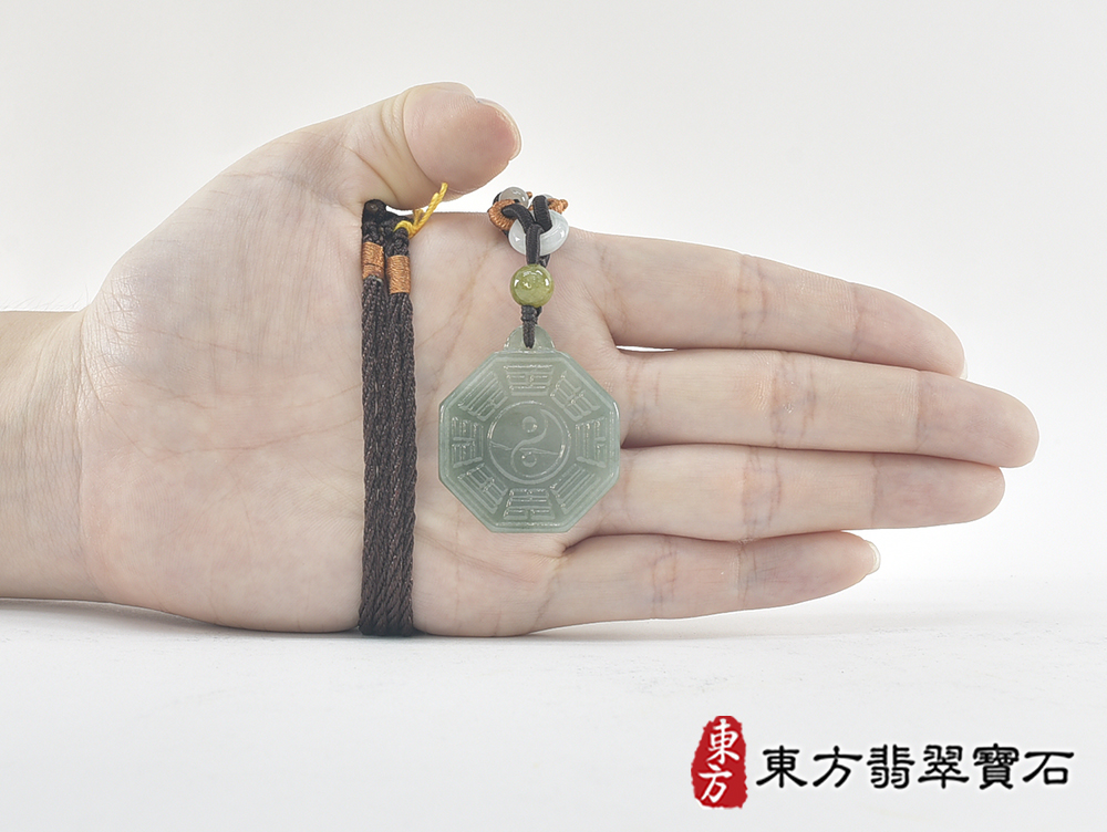 翡翠八卦項鍊玉珮(精工八卦太極,先天八卦:八卦牌A貨翡翠八卦玉珮、緬甸玉八卦玉墜)。八卦,ED473。訂做各種翡翠八卦吊墜玉珮項鍊。★附A貨翡翠雙證書 5.jpg