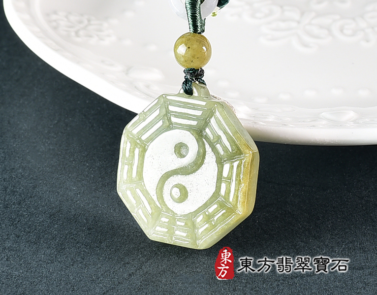 翡翠八卦項鍊玉珮(精工八卦太極,先天八卦:八卦牌A貨翡翠八卦玉珮、緬甸玉八卦玉墜)。八卦,ED475。訂做各種翡翠八卦吊墜玉珮項鍊。★附A貨翡翠雙證書 1.jpg