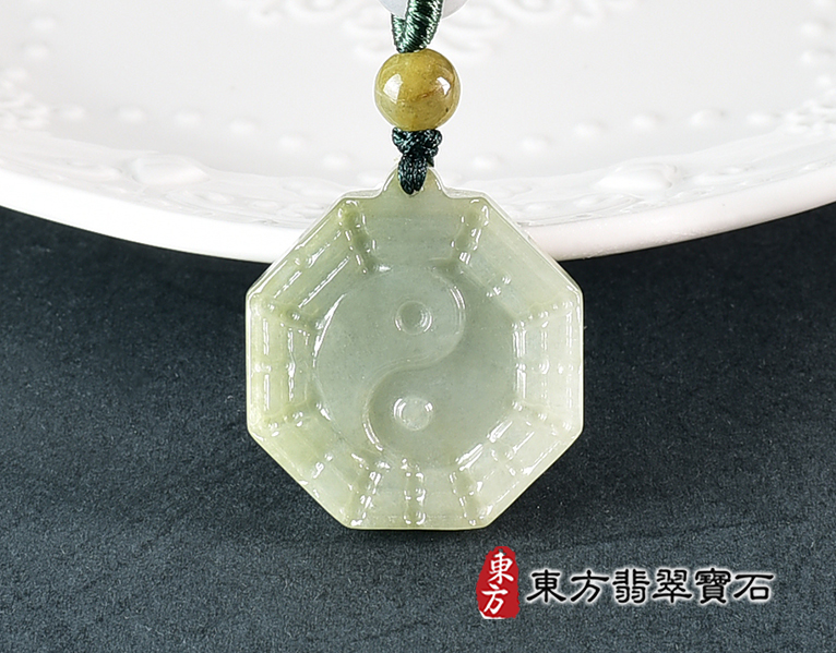 翡翠八卦項鍊玉珮(精工八卦太極,先天八卦:八卦牌A貨翡翠八卦玉珮、緬甸玉八卦玉墜)。八卦,ED475。訂做各種翡翠八卦吊墜玉珮項鍊。★附A貨翡翠雙證書 3.jpg