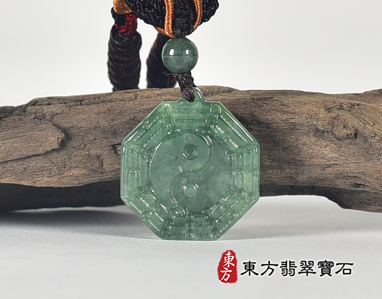 翡翠八卦項鍊玉珮(精工八卦太極,先天八卦:八卦牌A貨翡翠八卦玉珮、緬甸玉八卦玉墜)。八卦,ED444。客製化訂做各種翡翠八卦吊墜玉珮項鍊。★附A貨翡翠雙證書 0.jpg