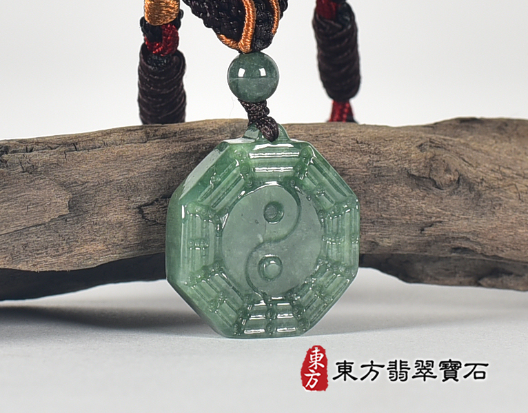 翡翠八卦項鍊玉珮(精工八卦太極,先天八卦:八卦牌A貨翡翠八卦玉珮、緬甸玉八卦玉墜)。八卦,ED444。客製化訂做各種翡翠八卦吊墜玉珮項鍊。★附A貨翡翠雙證書 2.jpg