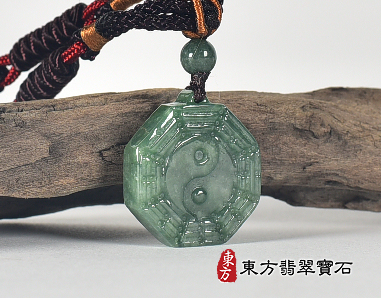 翡翠八卦項鍊玉珮(精工八卦太極,先天八卦:八卦牌A貨翡翠八卦玉珮、緬甸玉八卦玉墜)。八卦,ED444。客製化訂做各種翡翠八卦吊墜玉珮項鍊。★附A貨翡翠雙證書 3.jpg