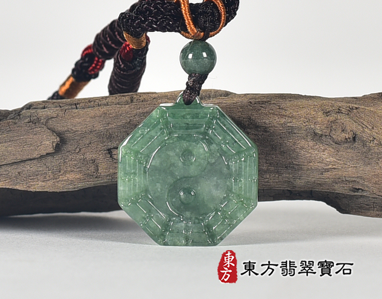 翡翠八卦項鍊玉珮(精工八卦太極,先天八卦:八卦牌A貨翡翠八卦玉珮、緬甸玉八卦玉墜)。八卦,ED444。客製化訂做各種翡翠八卦吊墜玉珮項鍊。★附A貨翡翠雙證書 4.jpg