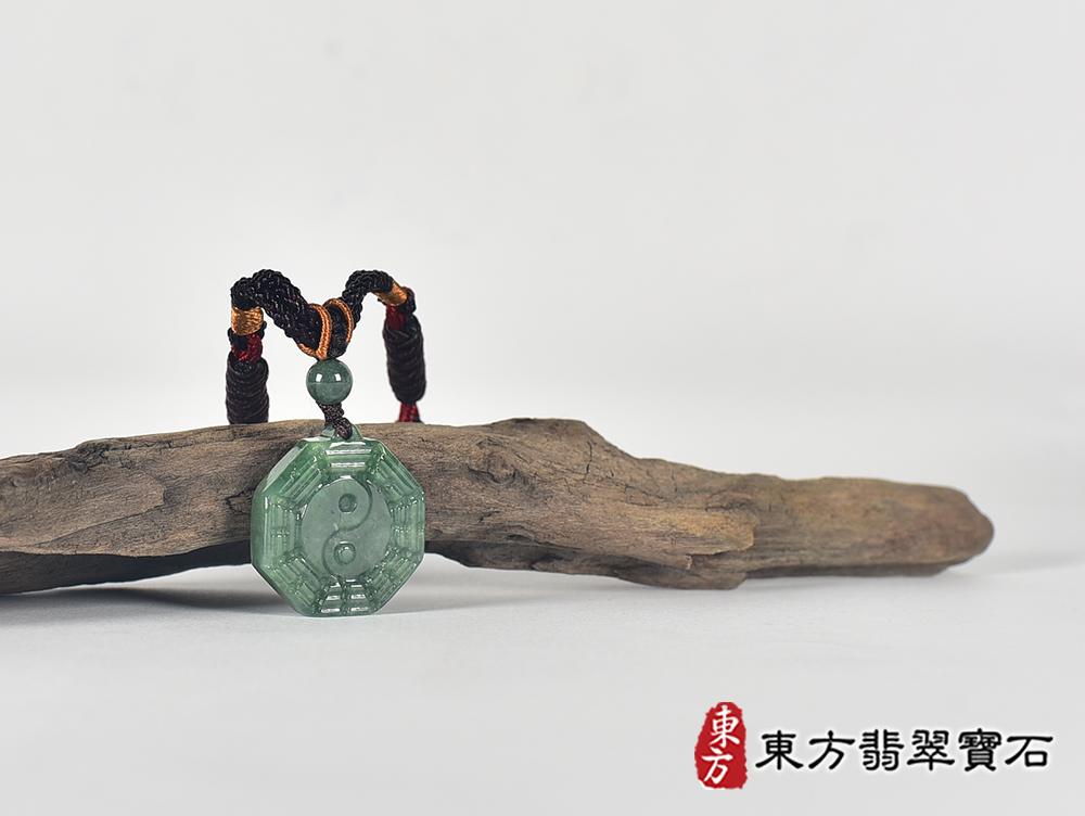 翡翠八卦項鍊玉珮(精工八卦太極,先天八卦:八卦牌A貨翡翠八卦玉珮、緬甸玉八卦玉墜)。八卦,ED444。客製化訂做各種翡翠八卦吊墜玉珮項鍊。★附A貨翡翠雙證書 6.jpg