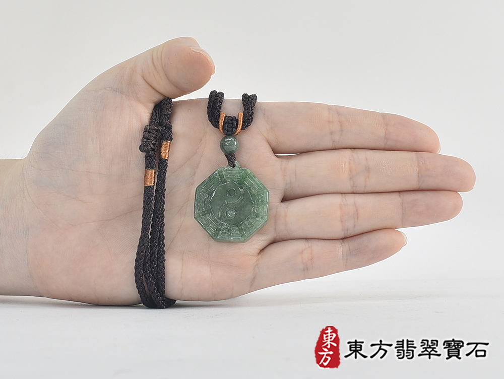 翡翠八卦項鍊玉珮(精工八卦太極,先天八卦:八卦牌A貨翡翠八卦玉珮、緬甸玉八卦玉墜)。八卦,ED444。客製化訂做各種翡翠八卦吊墜玉珮項鍊。★附A貨翡翠雙證書 7.jpg
