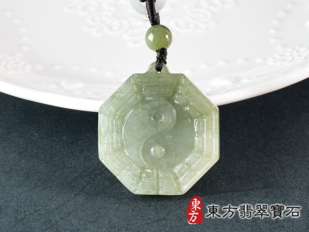 翡翠八卦項鍊玉珮(精工八卦太極,先天八卦:八卦牌A貨翡翠八卦玉珮、緬甸玉八卦玉墜)。八卦,ED478。訂做各種翡翠八卦吊墜玉珮項鍊。★附A貨翡翠雙證書 0.jpg