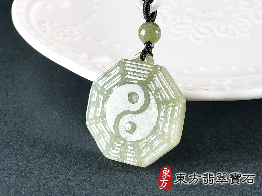 翡翠八卦項鍊玉珮(精工八卦太極,先天八卦:八卦牌A貨翡翠八卦玉珮、緬甸玉八卦玉墜)。八卦,ED478。訂做各種翡翠八卦吊墜玉珮項鍊。★附A貨翡翠雙證書 1.jpg