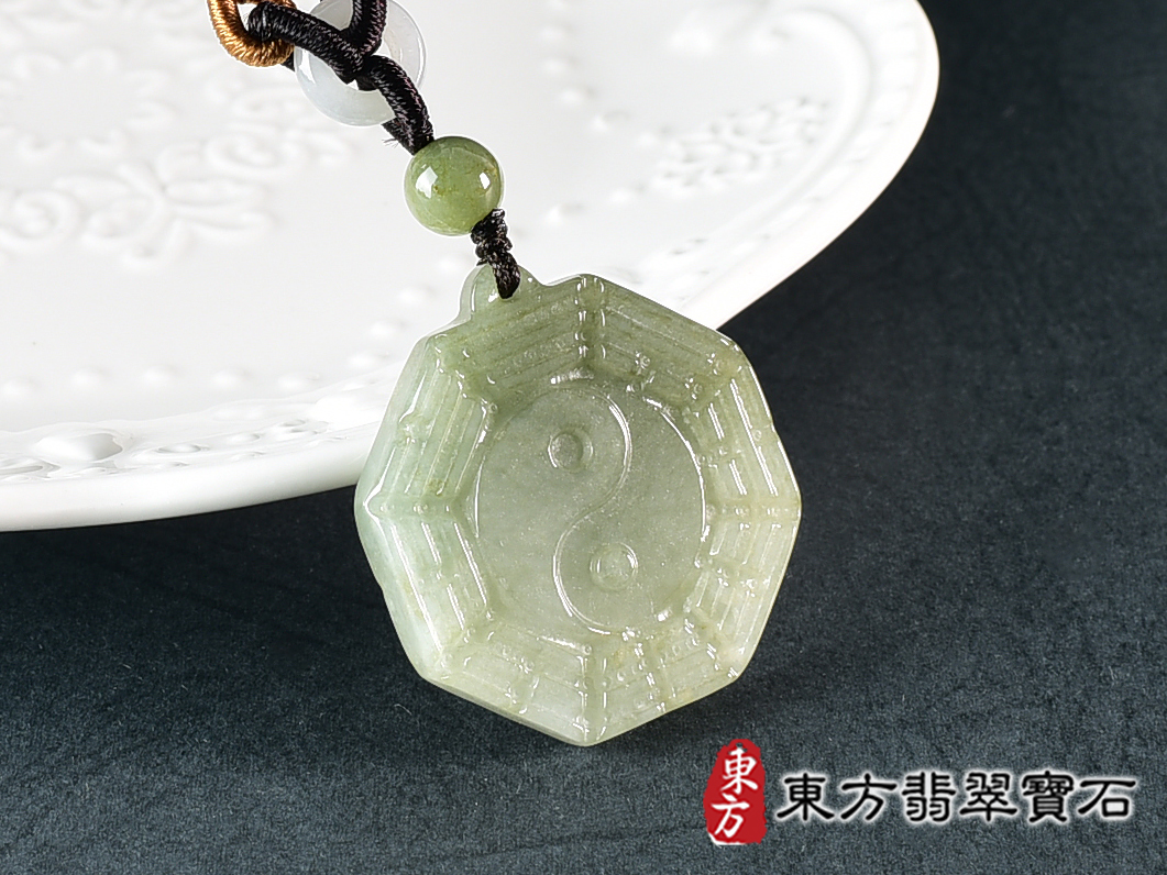 翡翠八卦項鍊玉珮(精工八卦太極,先天八卦:八卦牌A貨翡翠八卦玉珮、緬甸玉八卦玉墜)。八卦,ED478。訂做各種翡翠八卦吊墜玉珮項鍊。★附A貨翡翠雙證書 2.jpg