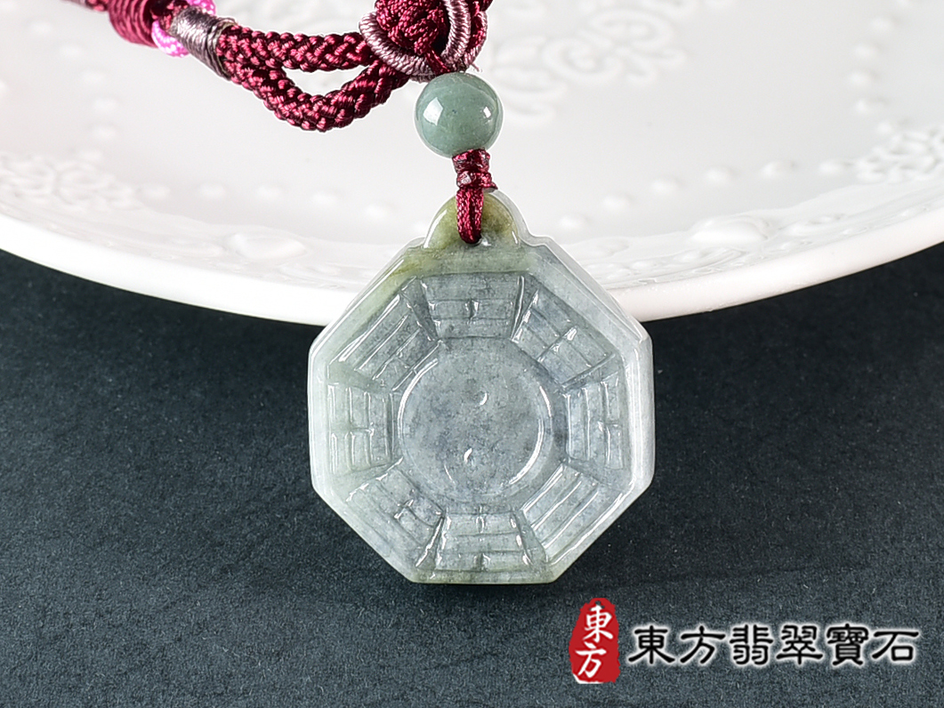 翡翠八卦項鍊玉珮(精工八卦太極,先天八卦:八卦牌A貨翡翠八卦玉珮、緬甸玉八卦玉墜)。八卦,ED480。訂做各種翡翠八卦吊墜玉珮項鍊。★附A貨翡翠雙證書 0.jpg