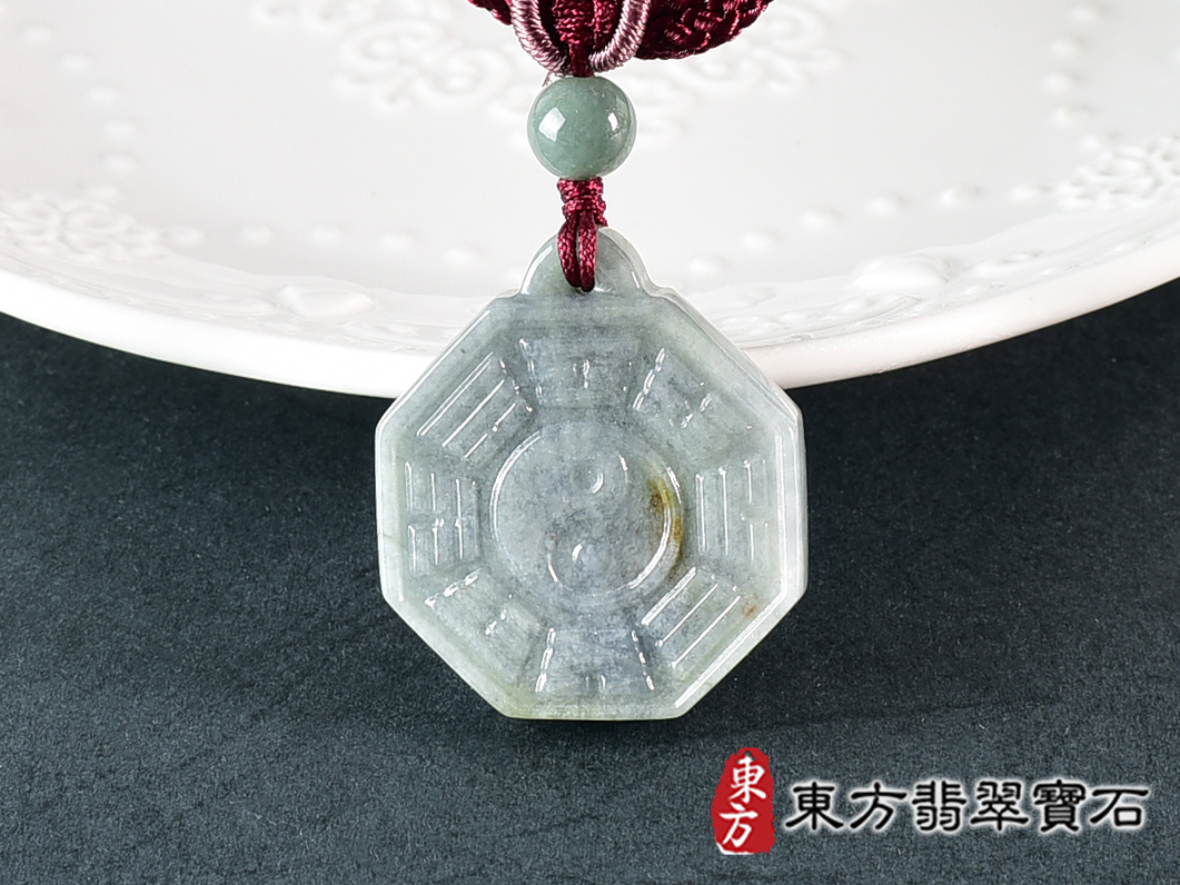 翡翠八卦項鍊玉珮(精工八卦太極,先天八卦:八卦牌A貨翡翠八卦玉珮、緬甸玉八卦玉墜)。八卦,ED480。訂做各種翡翠八卦吊墜玉珮項鍊。★附A貨翡翠雙證書 3.jpg