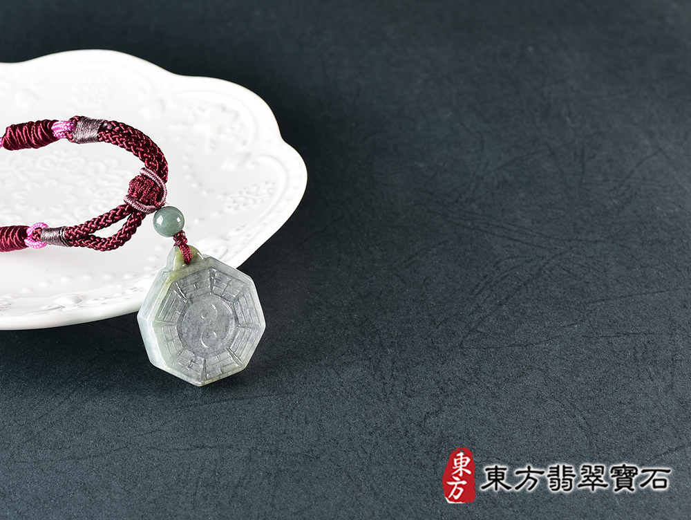翡翠八卦項鍊玉珮(精工八卦太極,先天八卦:八卦牌A貨翡翠八卦玉珮、緬甸玉八卦玉墜)。八卦,ED480。訂做各種翡翠八卦吊墜玉珮項鍊。★附A貨翡翠雙證書 4.jpg