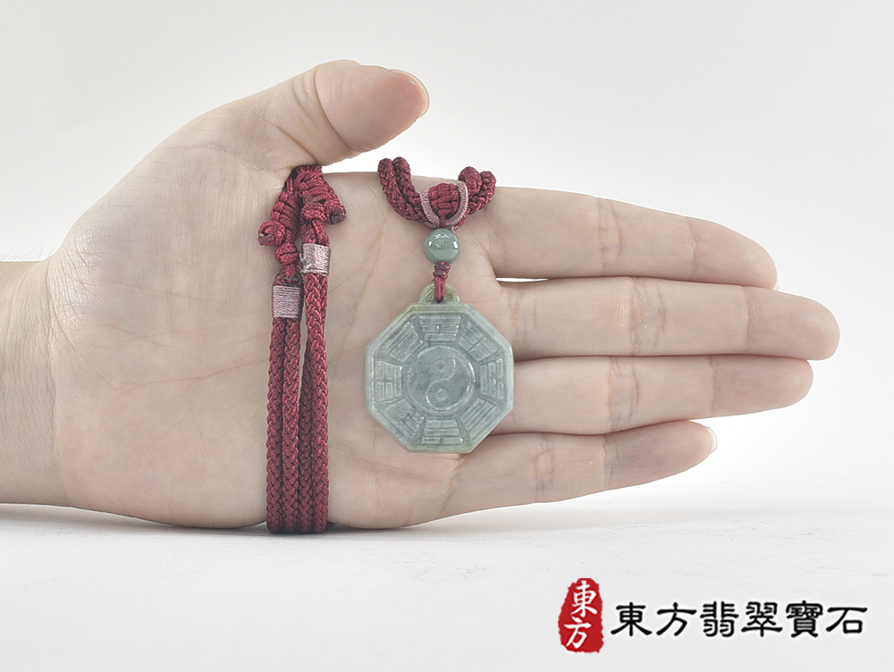 翡翠八卦項鍊玉珮(精工八卦太極,先天八卦:八卦牌A貨翡翠八卦玉珮、緬甸玉八卦玉墜)。八卦,ED480。訂做各種翡翠八卦吊墜玉珮項鍊。★附A貨翡翠雙證書 5.jpg
