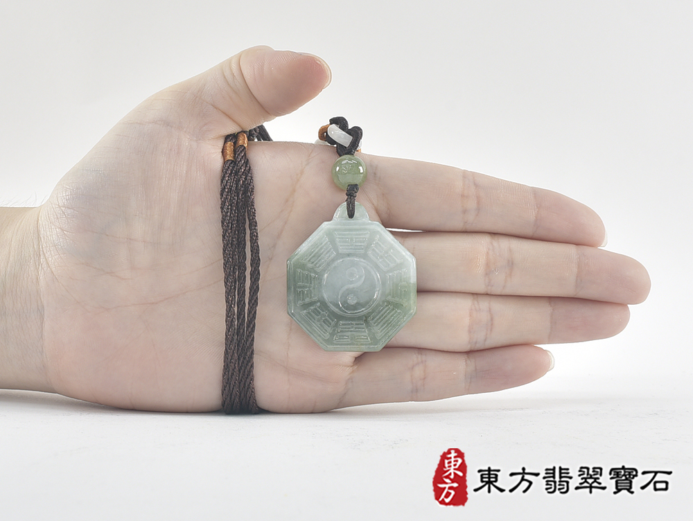 翡翠八卦項鍊玉珮(精工八卦太極,先天八卦:八卦牌A貨翡翠八卦玉珮、緬甸玉八卦玉墜)。八卦,ED482。訂做各種翡翠八卦吊墜玉珮項鍊。★附A貨翡翠雙證書 5.jpg