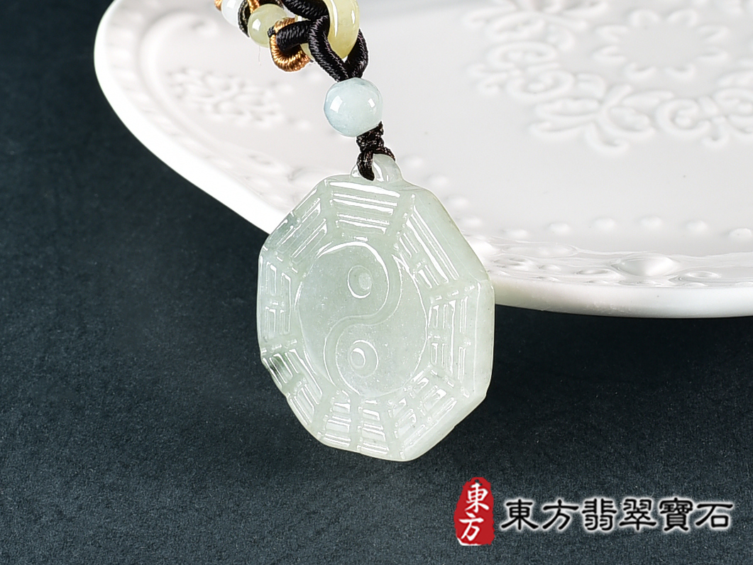 翡翠八卦項鍊玉珮(精工八卦太極,先天八卦:八卦牌A貨翡翠八卦玉珮、緬甸玉八卦玉墜)。八卦,ED483。訂做各種翡翠八卦吊墜玉珮項鍊。★附A貨翡翠雙證書 1.jpg