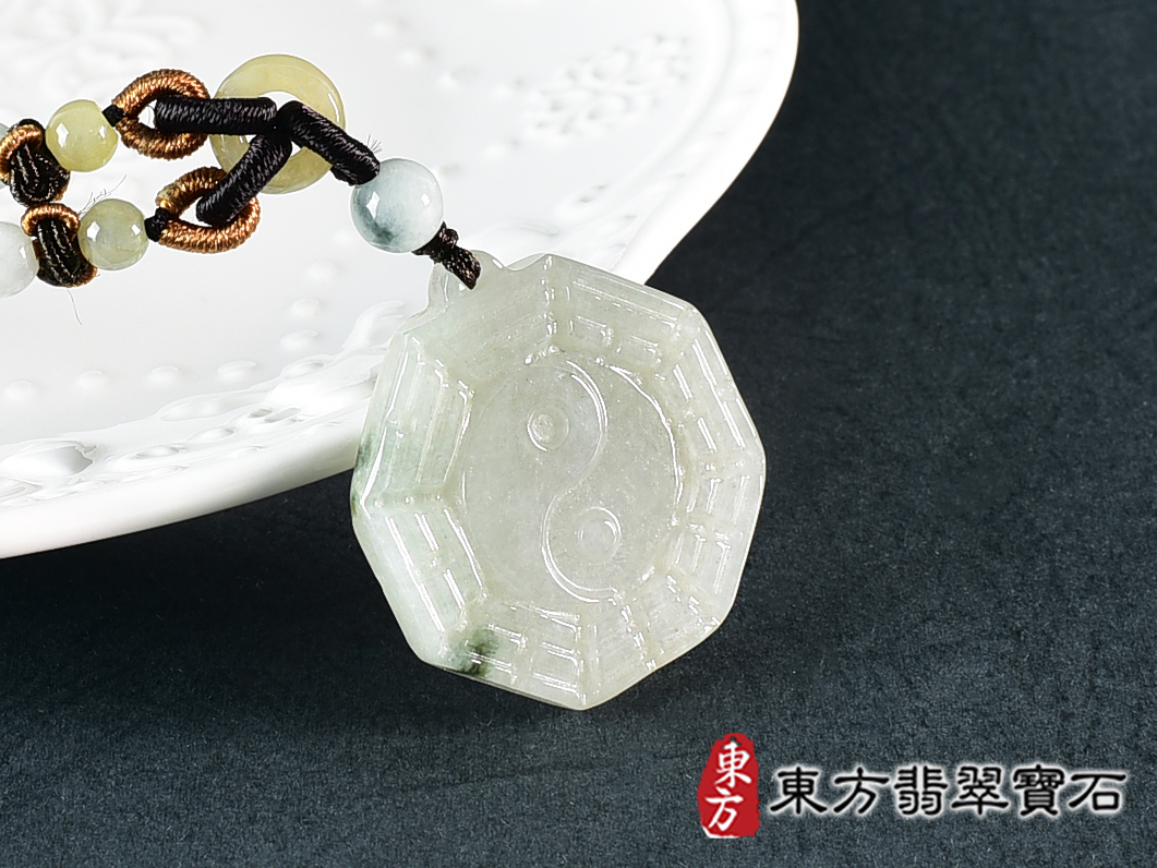 翡翠八卦項鍊玉珮(精工八卦太極,先天八卦:八卦牌A貨翡翠八卦玉珮、緬甸玉八卦玉墜)。八卦,ED483。訂做各種翡翠八卦吊墜玉珮項鍊。★附A貨翡翠雙證書 2.jpg