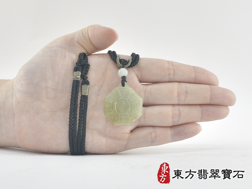 翡翠八卦項鍊玉珮(精工八卦太極,先天八卦:八卦牌A貨翡翠八卦玉珮、緬甸玉八卦玉墜)。八卦,ED485。訂做各種翡翠八卦吊墜玉珮項鍊。★附A貨翡翠雙證書 5.jpg