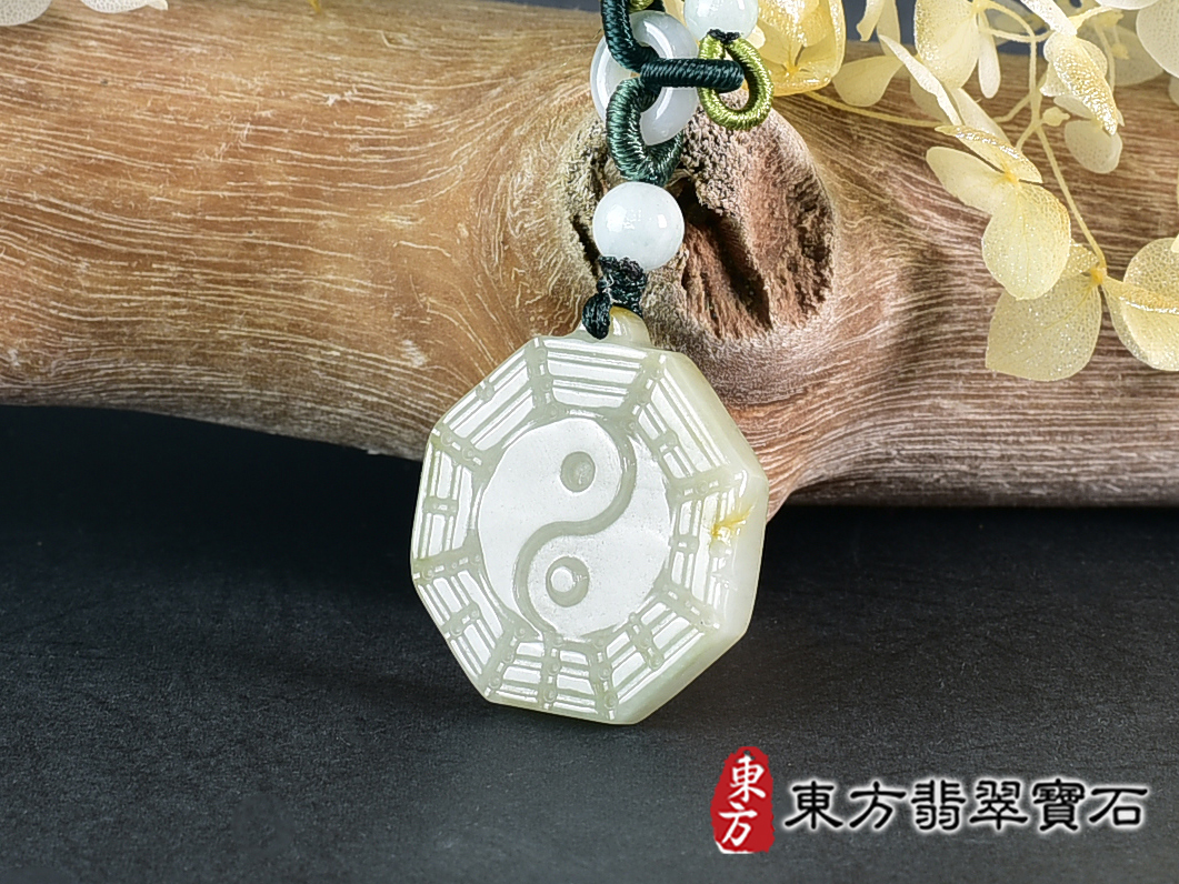 翡翠八卦項鍊玉珮(精工八卦太極,先天八卦:八卦牌A貨翡翠八卦玉珮、緬甸玉八卦玉墜)。八卦,ED487。訂做各種翡翠八卦吊墜玉珮項鍊。★附A貨翡翠雙證書 4.jpg