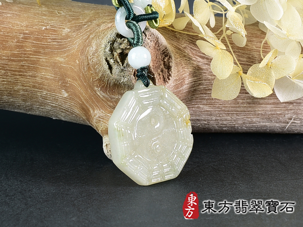 翡翠八卦項鍊玉珮(精工八卦太極,先天八卦:八卦牌A貨翡翠八卦玉珮、緬甸玉八卦玉墜)。八卦,ED487。訂做各種翡翠八卦吊墜玉珮項鍊。★附A貨翡翠雙證書 5.jpg