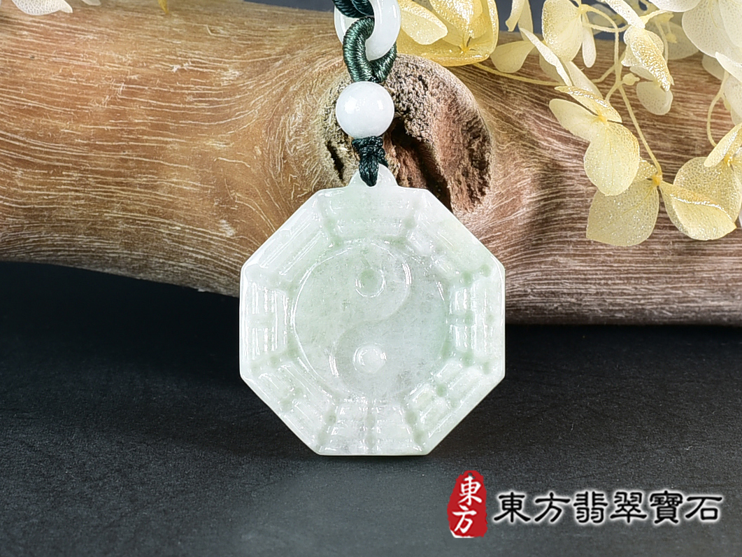 翡翠八卦項鍊玉珮(精工八卦太極,先天八卦:八卦牌A貨翡翠八卦玉珮、緬甸玉八卦玉墜)。八卦,ED489。訂做各種翡翠八卦吊墜玉珮項鍊。★附A貨翡翠雙證書 0.jpg