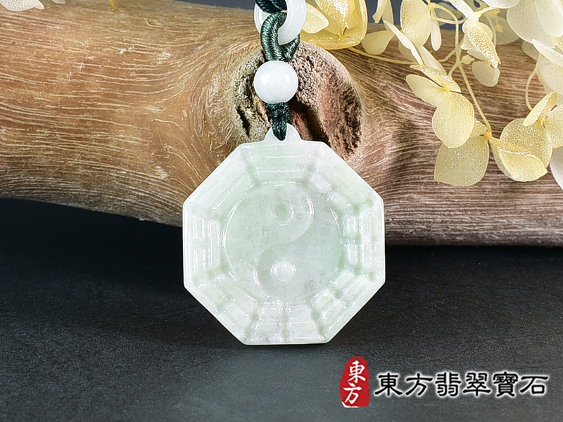 翡翠八卦項鍊玉珮(精工八卦太極,先天八卦:八卦牌A貨翡翠八卦玉珮、緬甸玉八卦玉墜)。八卦,ED489。訂做各種翡翠八卦吊墜玉珮項鍊。★附A貨翡翠雙證書 3.jpg