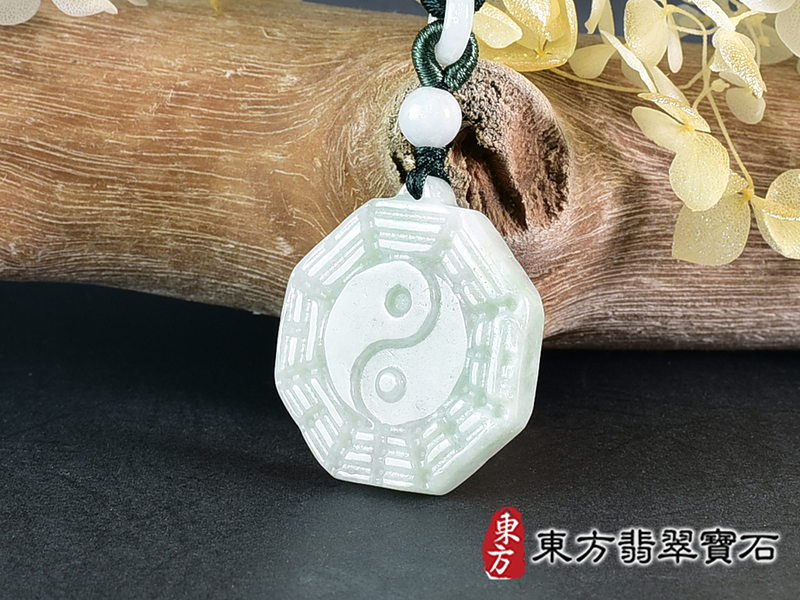 翡翠八卦項鍊玉珮(精工八卦太極,先天八卦:八卦牌A貨翡翠八卦玉珮、緬甸玉八卦玉墜)。八卦,ED489。訂做各種翡翠八卦吊墜玉珮項鍊。★附A貨翡翠雙證書 4.jpg