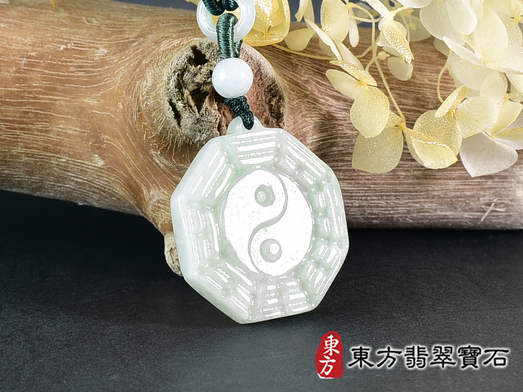 翡翠八卦項鍊玉珮(精工八卦太極,先天八卦:八卦牌A貨翡翠八卦玉珮、緬甸玉八卦玉墜)。八卦,ED489。訂做各種翡翠八卦吊墜玉珮項鍊。★附A貨翡翠雙證書 5.jpg