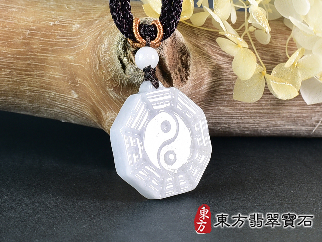 翡翠八卦項鍊玉珮(精工八卦太極,先天八卦:八卦牌A貨翡翠八卦玉珮、緬甸玉八卦玉墜)。八卦,ED490。訂做各種翡翠八卦吊墜玉珮項鍊。★附A貨翡翠雙證書 2.jpg