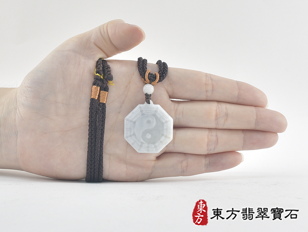 翡翠八卦項鍊玉珮(精工八卦太極,先天八卦:八卦牌A貨翡翠八卦玉珮、緬甸玉八卦玉墜)。八卦,ED490。訂做各種翡翠八卦吊墜玉珮項鍊。★附A貨翡翠雙證書 7.jpg