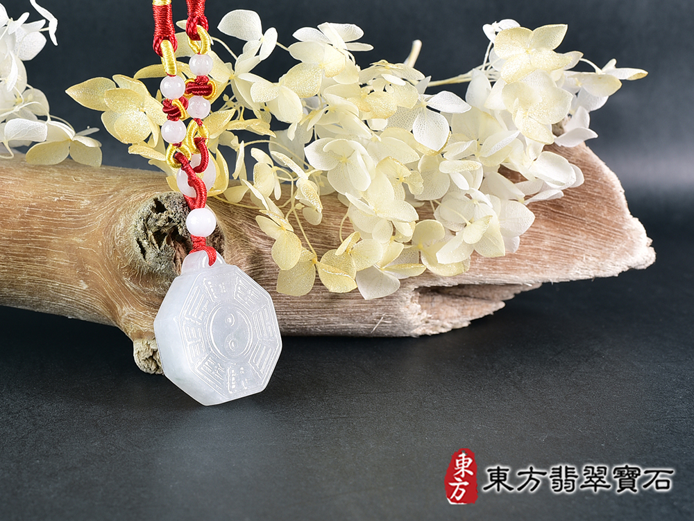翡翠八卦項鍊玉珮(精工八卦太極,先天八卦:八卦牌A貨翡翠八卦玉珮、緬甸玉八卦玉墜)。八卦,ED492。訂做各種翡翠八卦吊墜玉珮項鍊。★附A貨翡翠雙證書 6.jpg
