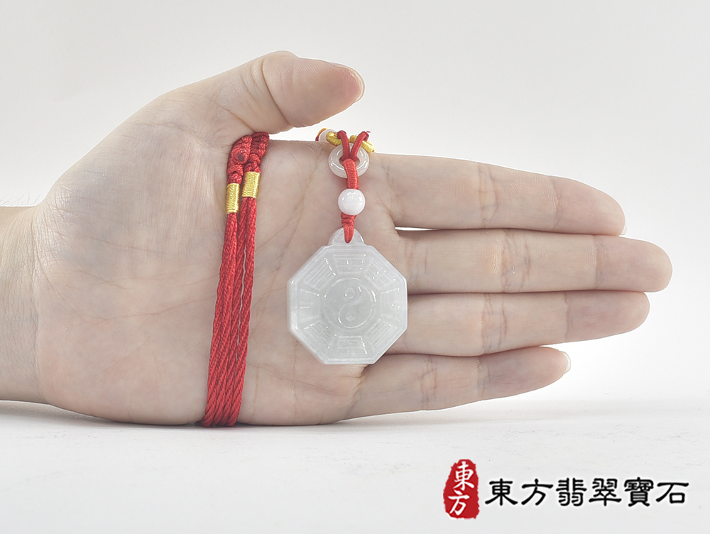 翡翠八卦項鍊玉珮(精工八卦太極,先天八卦:八卦牌A貨翡翠八卦玉珮、緬甸玉八卦玉墜)。八卦,ED492。訂做各種翡翠八卦吊墜玉珮項鍊。★附A貨翡翠雙證書 7.jpg