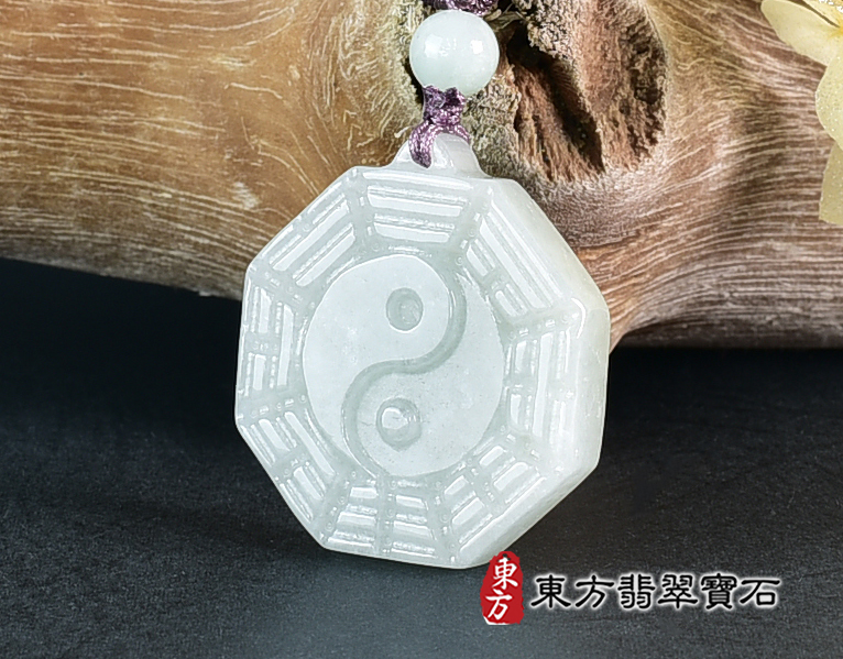 翡翠八卦項鍊玉珮(精工八卦太極,先天八卦:八卦牌A貨翡翠八卦玉珮、緬甸玉八卦玉墜)。八卦,ED493。訂做各種翡翠八卦吊墜玉珮項鍊。★附A貨翡翠雙證書 4.jpg