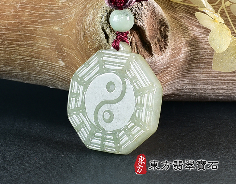翡翠八卦項鍊玉珮(精工八卦太極,先天八卦:八卦牌A貨翡翠八卦玉珮、緬甸玉八卦玉墜)。八卦,ED495。訂做各種翡翠八卦吊墜玉珮項鍊。★附A貨翡翠雙證書 1.jpg