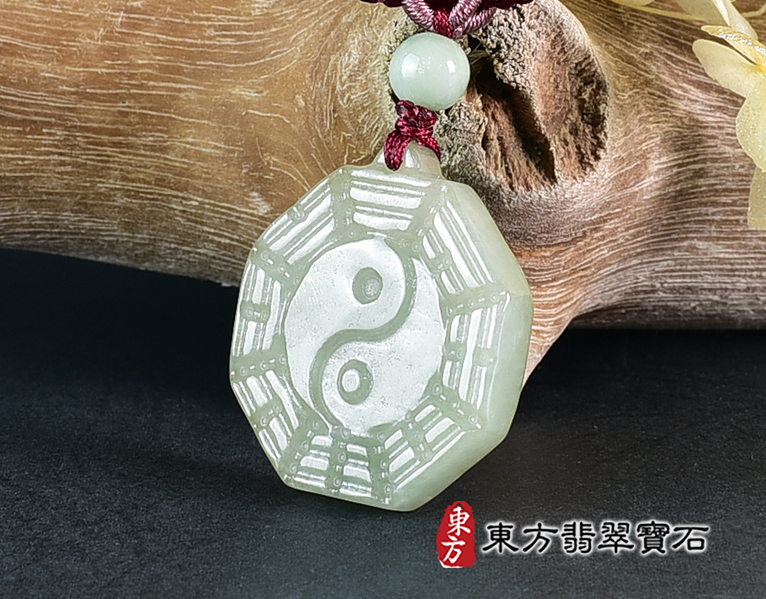 翡翠八卦項鍊玉珮(精工八卦太極,先天八卦:八卦牌A貨翡翠八卦玉珮、緬甸玉八卦玉墜)。八卦,ED495。訂做各種翡翠八卦吊墜玉珮項鍊。★附A貨翡翠雙證書 4.jpg
