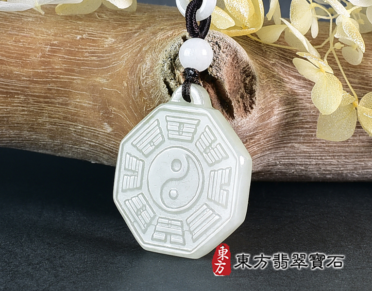 翡翠八卦項鍊玉珮(精工八卦太極,先天八卦:八卦牌A貨翡翠八卦玉珮、緬甸玉八卦玉墜)。八卦,ED496。訂做各種翡翠八卦吊墜玉珮項鍊。★附A貨翡翠雙證書 4.jpg