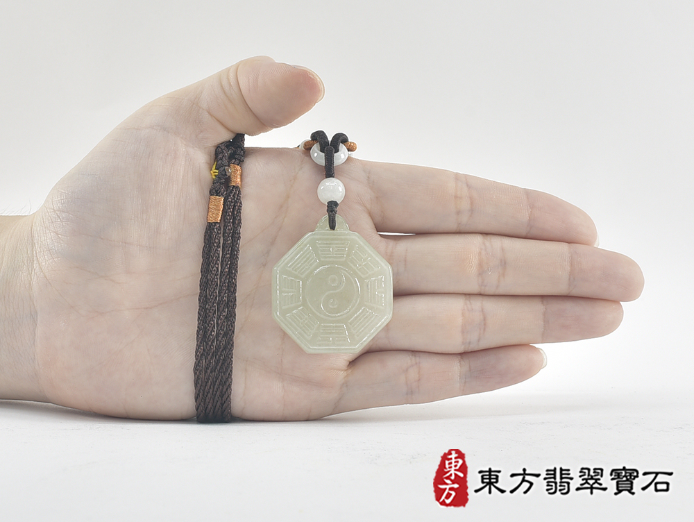 翡翠八卦項鍊玉珮(精工八卦太極,先天八卦:八卦牌A貨翡翠八卦玉珮、緬甸玉八卦玉墜)。八卦,ED496。訂做各種翡翠八卦吊墜玉珮項鍊。★附A貨翡翠雙證書 7.jpg