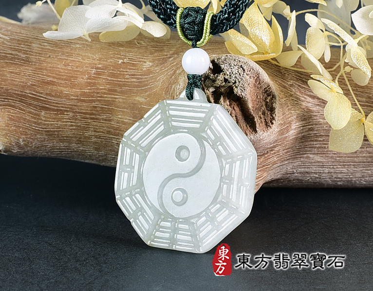 翡翠八卦項鍊玉珮(精工八卦太極,先天八卦:八卦牌A貨翡翠八卦玉珮、緬甸玉八卦玉墜)。八卦,ED497。訂做各種翡翠八卦吊墜玉珮項鍊。★附A貨翡翠雙證書 4.jpg