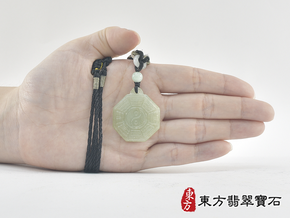 翡翠八卦項鍊玉珮(精工八卦太極,先天八卦:八卦牌A貨翡翠八卦玉珮、緬甸玉八卦玉墜)。八卦,ED498。訂做各種翡翠八卦吊墜玉珮項鍊。★附A貨翡翠雙證書 7.jpg