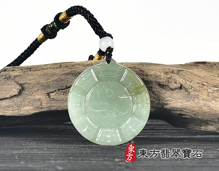 翡翠八卦項鍊玉珮(精工八卦太極,先天八卦:八卦牌A貨翡翠八卦玉珮、緬甸玉八卦玉墜)。八卦,ED498。訂做各種翡翠八卦吊墜玉珮項鍊。★附A貨翡翠雙證書 0.jpg
