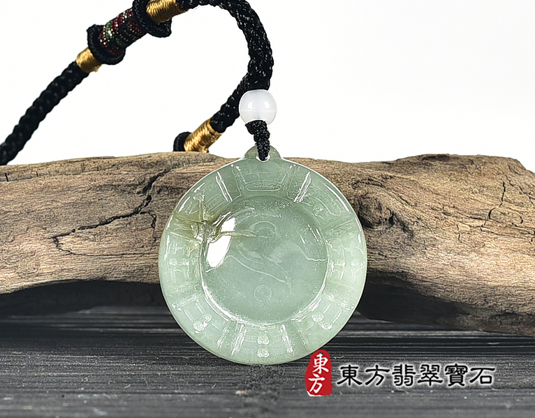 翡翠八卦項鍊玉珮(精工八卦太極,先天八卦:八卦牌A貨翡翠八卦玉珮、緬甸玉八卦玉墜)。八卦,ED498。訂做各種翡翠八卦吊墜玉珮項鍊。★附A貨翡翠雙證書 3.jpg