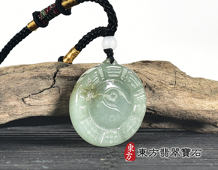 翡翠八卦項鍊玉珮(精工八卦太極,先天八卦:八卦牌A貨翡翠八卦玉珮、緬甸玉八卦玉墜)。八卦,ED498。訂做各種翡翠八卦吊墜玉珮項鍊。★附A貨翡翠雙證書 5.jpg
