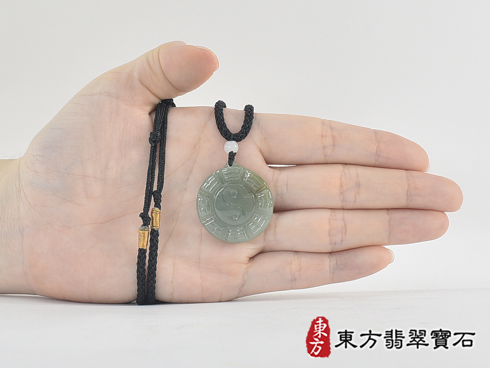 翡翠八卦項鍊玉珮(精工八卦太極,先天八卦:八卦牌A貨翡翠八卦玉珮、緬甸玉八卦玉墜)。八卦,ED498。訂做各種翡翠八卦吊墜玉珮項鍊。★附A貨翡翠雙證書 7.jpg