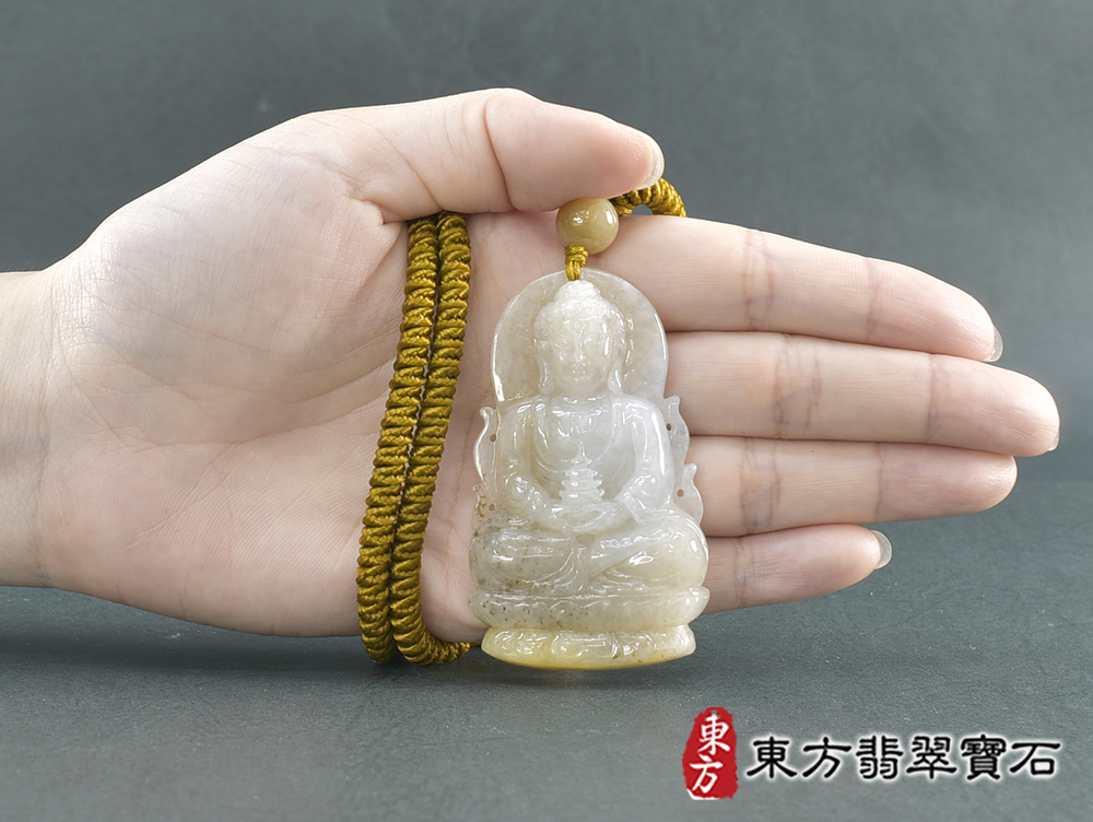 翡翠藥師佛項鍊玉珮(藥師佛:藥師佛牌A貨翡翠藥師佛玉珮、緬甸玉藥師佛玉墜)。淺綠帶褐黃色細豆種藥師佛,FD759。客製化訂做各種翡翠藥師佛吊墜玉珮項鍊。★附A貨翡翠雙證書 5.jpg