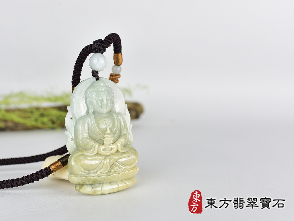 翡翠藥師佛項鍊玉珮(藥師佛:藥師佛牌A貨翡翠藥師佛玉珮、緬甸玉藥師佛玉墜)。淺綠帶褐黃色細豆種藥師佛,FD760。客製化訂做各種翡翠藥師佛吊墜玉珮項鍊。★附A貨翡翠雙證書 4.jpg
