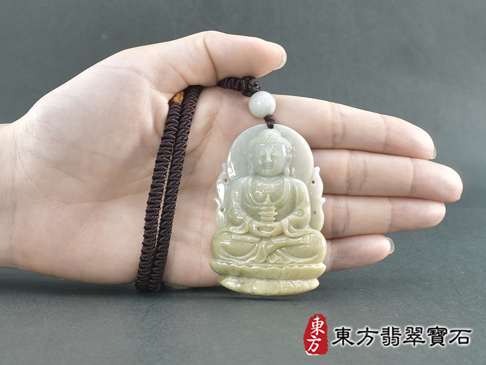 翡翠藥師佛項鍊玉珮(藥師佛:藥師佛牌A貨翡翠藥師佛玉珮、緬甸玉藥師佛玉墜)。淺綠帶褐黃色細豆種藥師佛,FD760。客製化訂做各種翡翠藥師佛吊墜玉珮項鍊。★附A貨翡翠雙證書 5.jpg