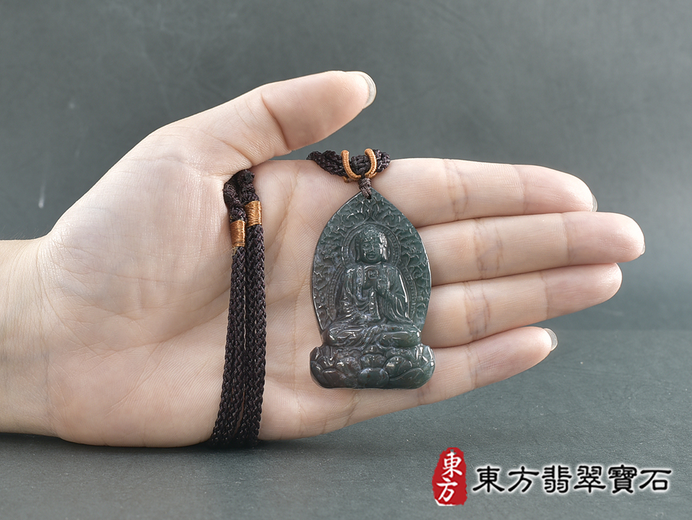 水草玉藥師佛項鍊玉珮(藥師如來:藥師佛牌水草玉藥師佛玉珮、水草玉藥師佛玉墜)。水草玉藥師佛,FD787。客製化訂做各種水草玉藥師佛吊墜玉珮項鍊。★附東方翡翠寶石保證卡 5.jpg