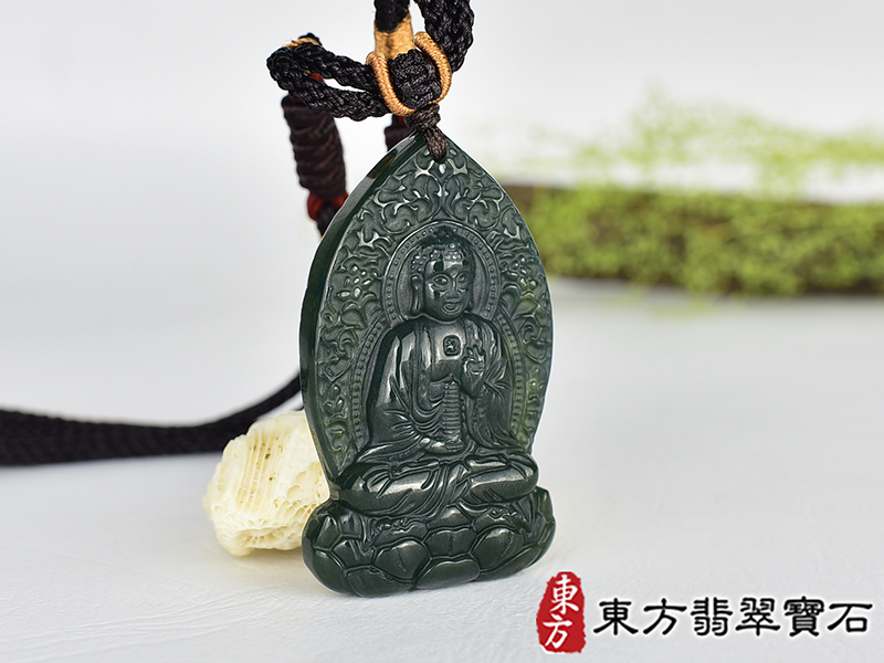 水草玉藥師佛項鍊玉珮(藥師如來:藥師佛牌水草玉藥師佛玉珮、水草玉藥師佛玉墜)。水草玉藥師佛,FD789。客製化訂做各種水草玉藥師佛吊墜玉珮項鍊。★附東方翡翠寶石保證卡 2.jpg