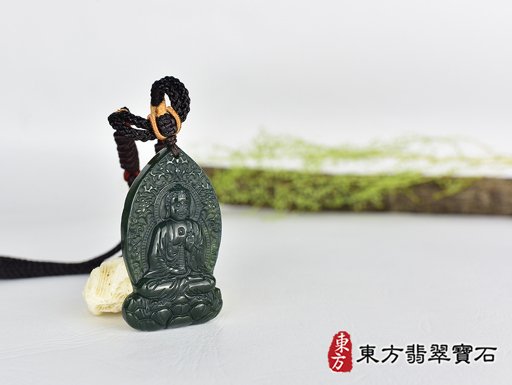 水草玉藥師佛項鍊玉珮(藥師如來:藥師佛牌水草玉藥師佛玉珮、水草玉藥師佛玉墜)。水草玉藥師佛,FD789。客製化訂做各種水草玉藥師佛吊墜玉珮項鍊。★附東方翡翠寶石保證卡 4.jpg