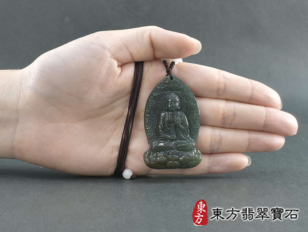 水草玉藥師佛項鍊玉珮(藥師如來:藥師佛牌水草玉藥師佛玉珮、水草玉藥師佛玉墜)。水草玉藥師佛,FD790。客製化訂做各種水草玉藥師佛吊墜玉珮項鍊。★附東方翡翠寶石保證卡 5.jpg